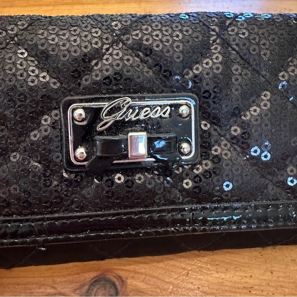 NWT Guess sequin bow wallet🎀 - Picture 6 of 14